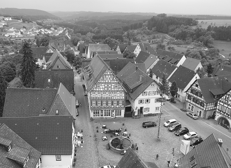 Blick vom Kirchturm auf den Marktplatz,  um 2010