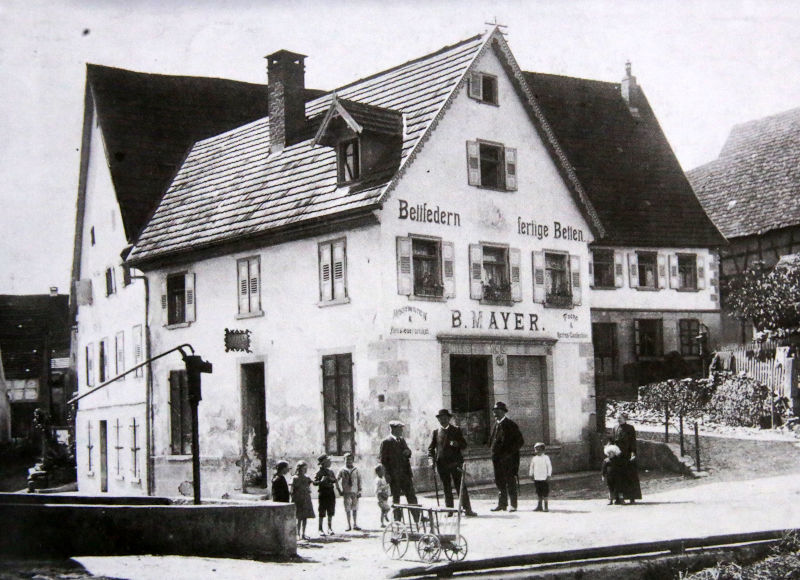 Vor dem Kaufhaus von Bürgermeister Bonaventura Mayer, 1905