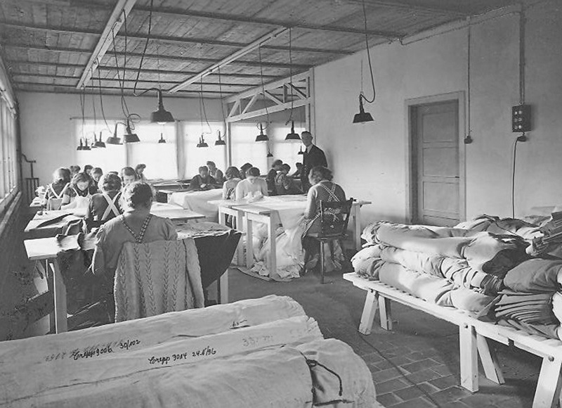 Weberei Arnold, um 1950